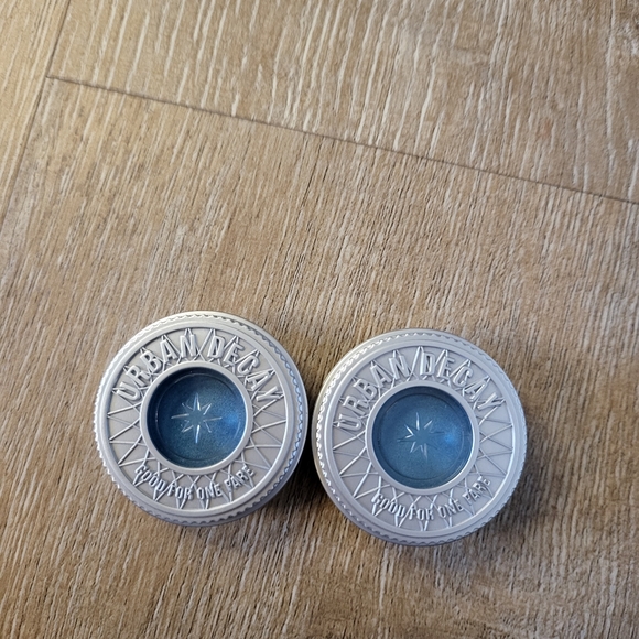 Discontinued NWOT Urban Decay Eyeshadow Dashiki Subway Token 2 - Picture 2 of 4